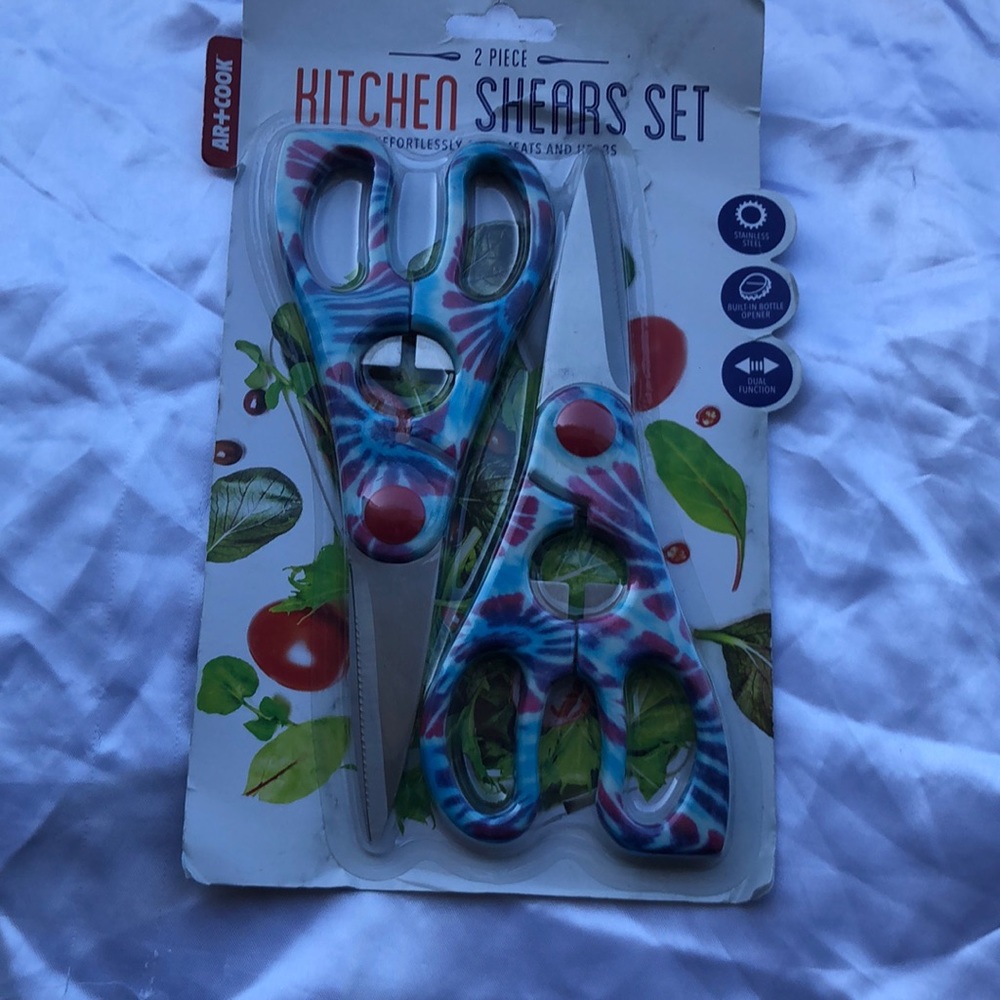 ART and COOK a package with two (2) kitchen shears set